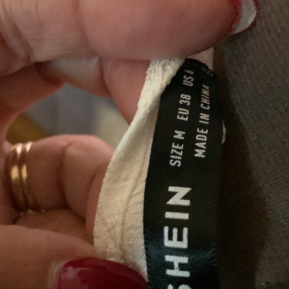 Halter top - Picture 3 of 3